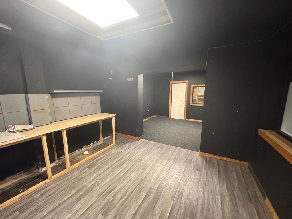 Property photo 3 of 10 Photo 4