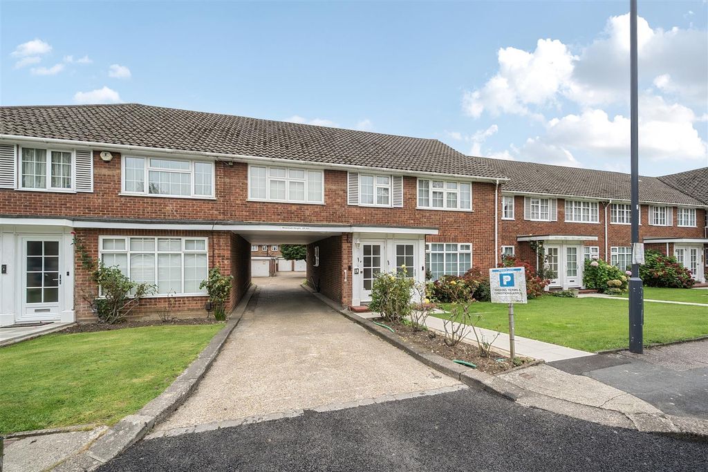 Property photo 1 of 11 Exterior: