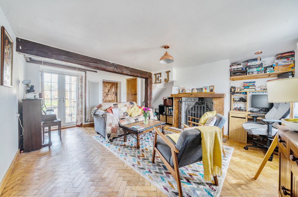 Property photo 2 of 20 Living Room