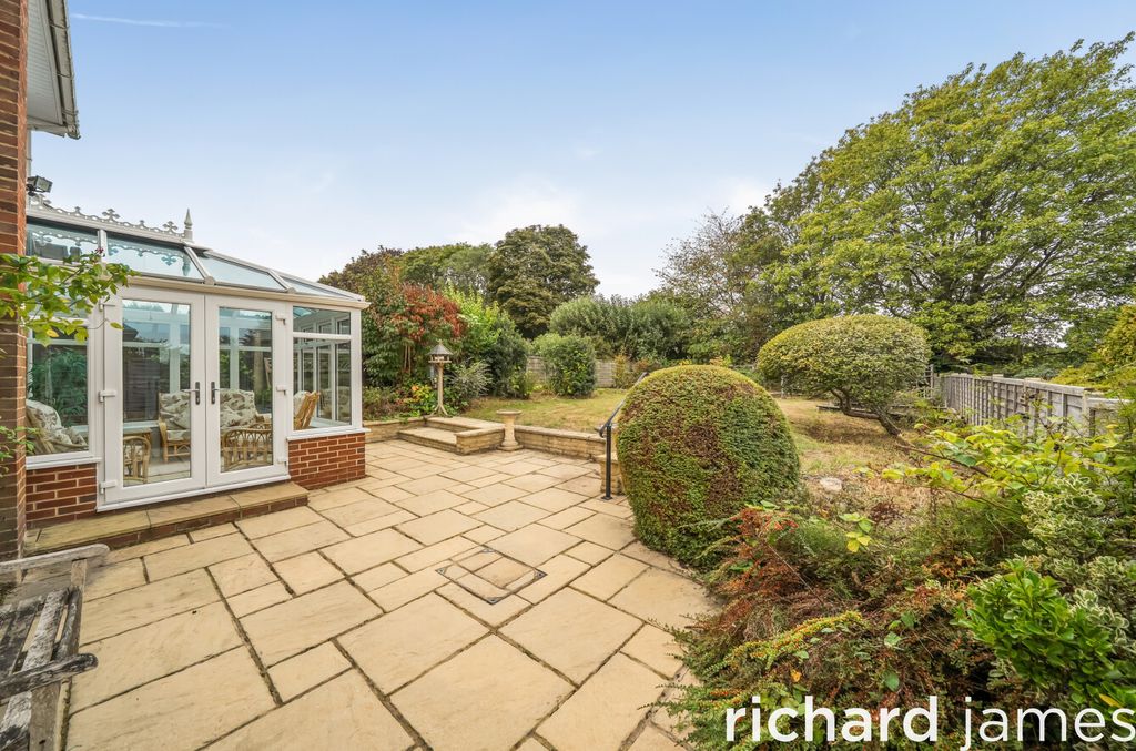 Property photo 3 of 12 E23ba2d6De274Fb480B07Eb9c767A032