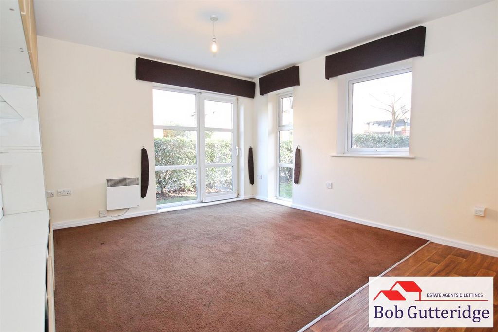 Property photo 2 of 15 Lounge/Kitchen/Diner