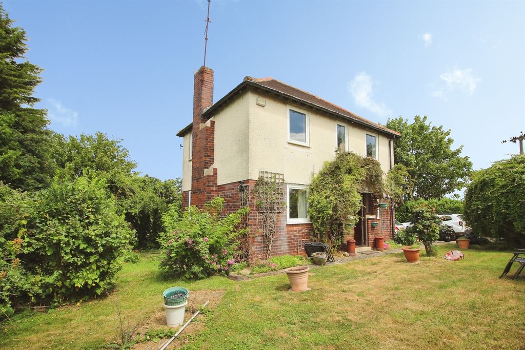 Property photo 2 of 16