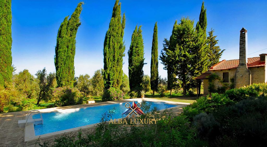 Property photo 2 of 37