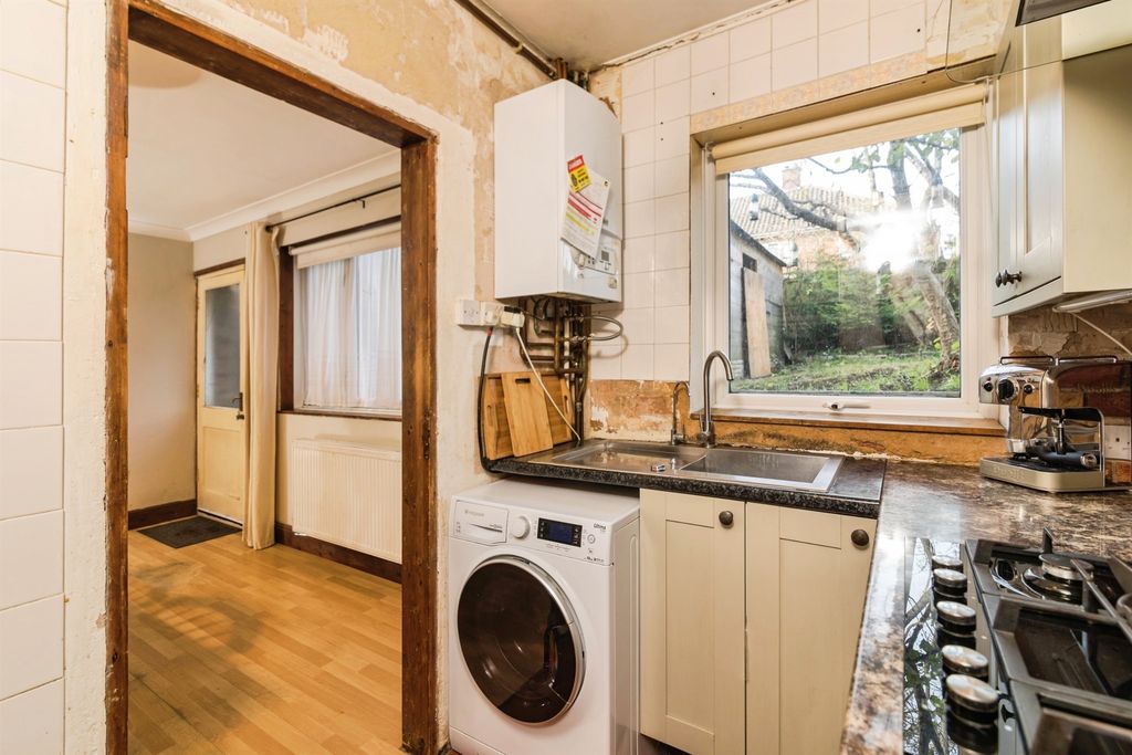 Property photo 3 of 19