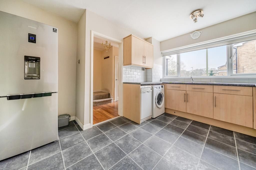 Property photo 3 of 19 Kitchen