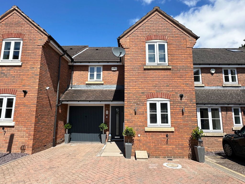 Property photo 1 of 32