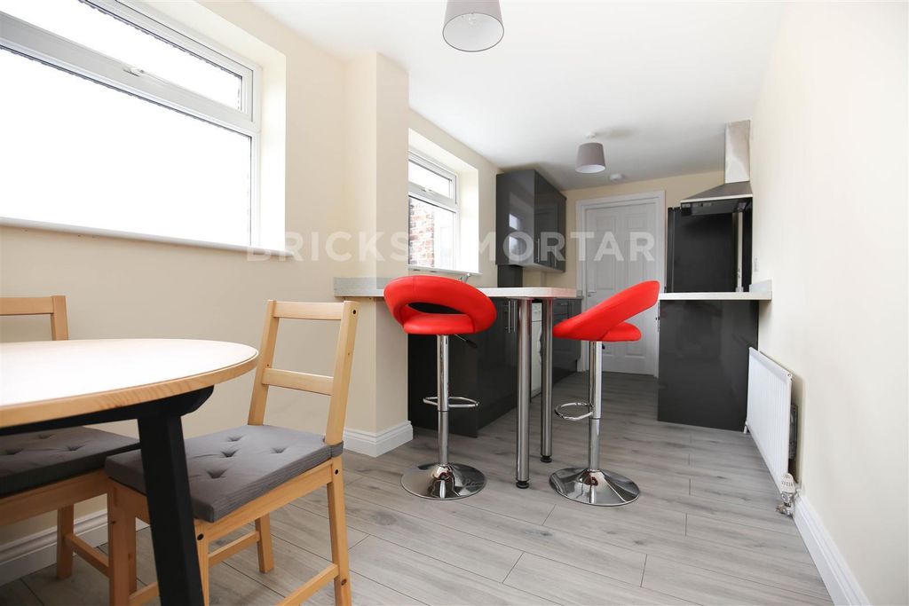 Property photo 2 of 11 Rnwsdn88Gsnualtbz2Zsczujtcg.Jpg