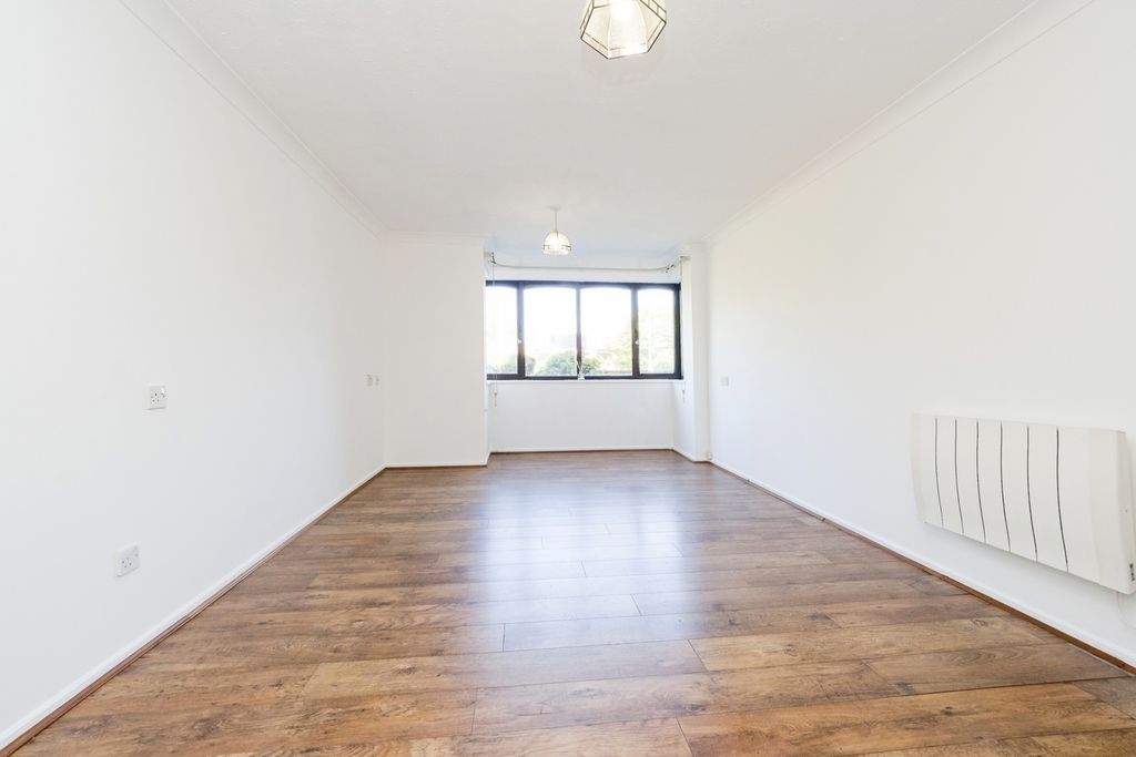 Property photo 3 of 18 Photo