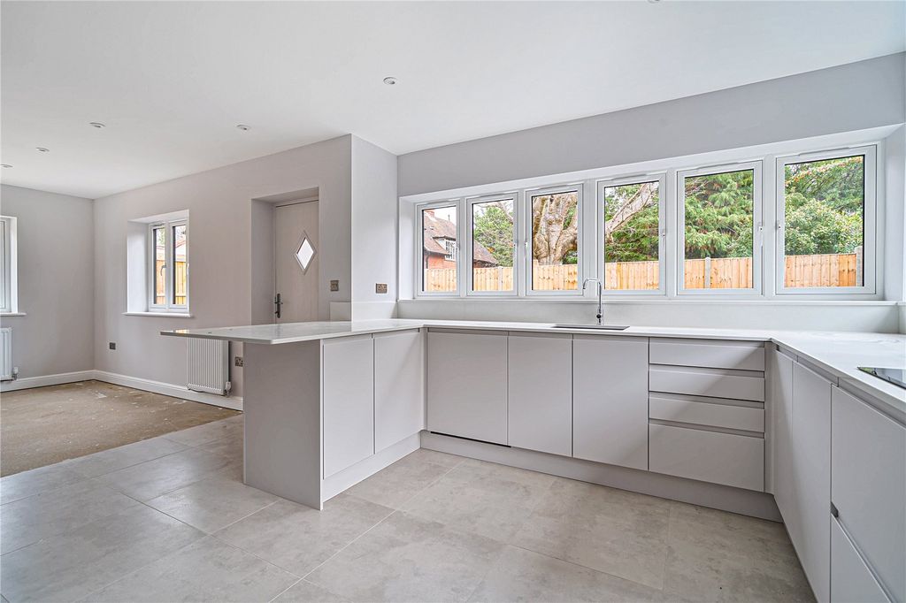 Property photo 3 of 18 Picture No. 08