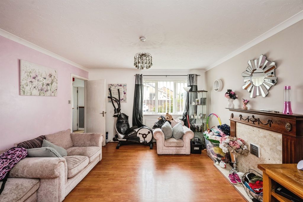 Property photo 3 of 17