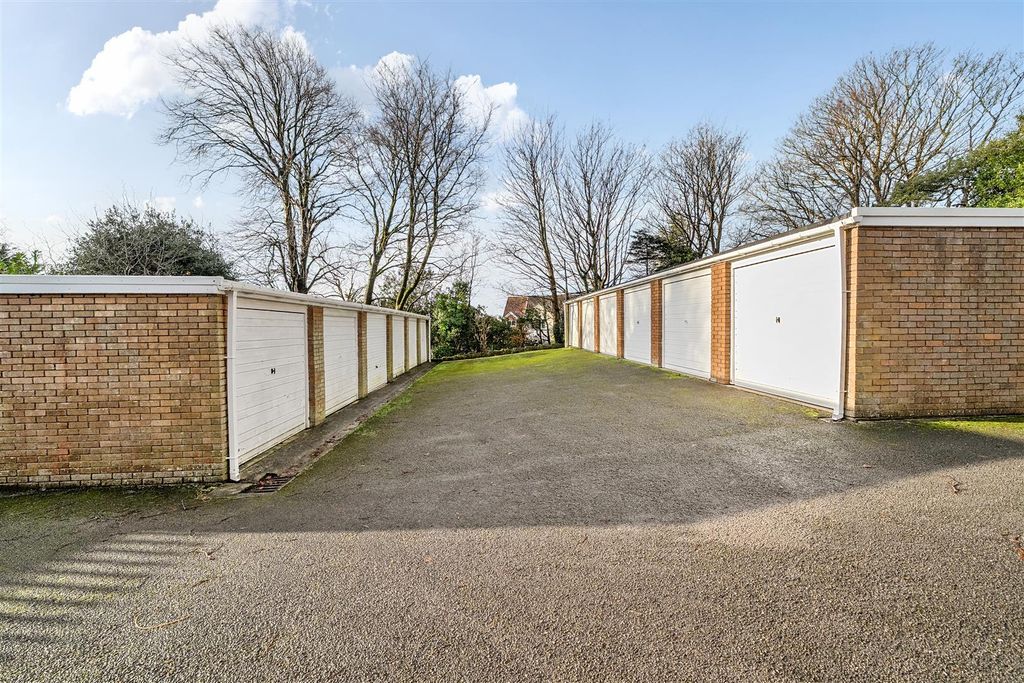 Property photo 3 of 18 1388073-3-693Bee385E355.Jpg