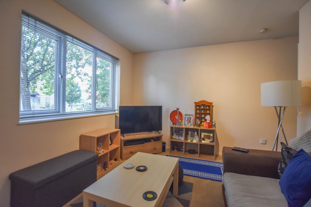Property photo 2 of 5
