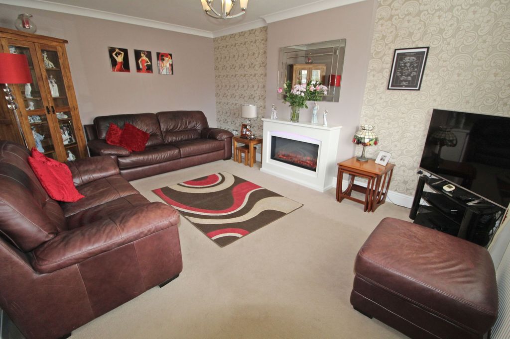 Property photo 2 of 24