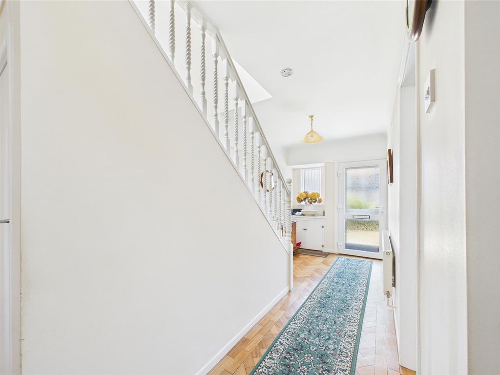 Property photo 3 of 42 Cam03844G0-Pr0285-Still016.Jpg