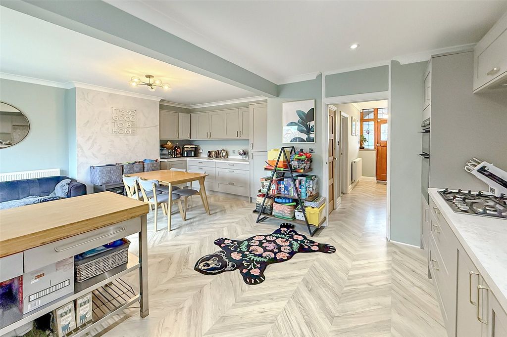 Property photo 3 of 28 Picture No. 26