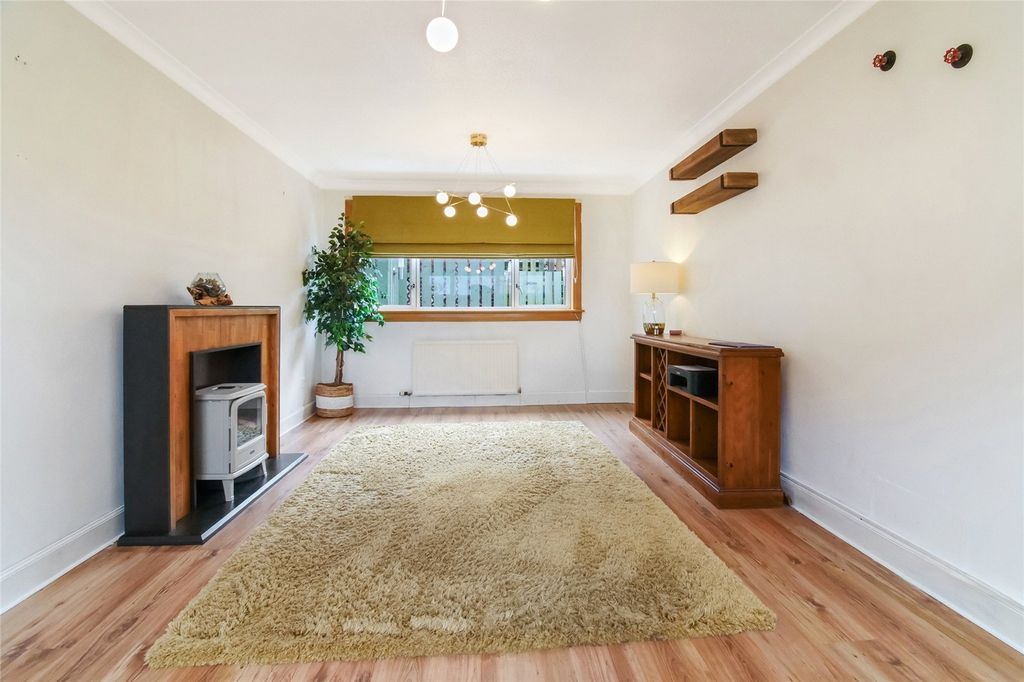 Property photo 2 of 21 Picture No. 12