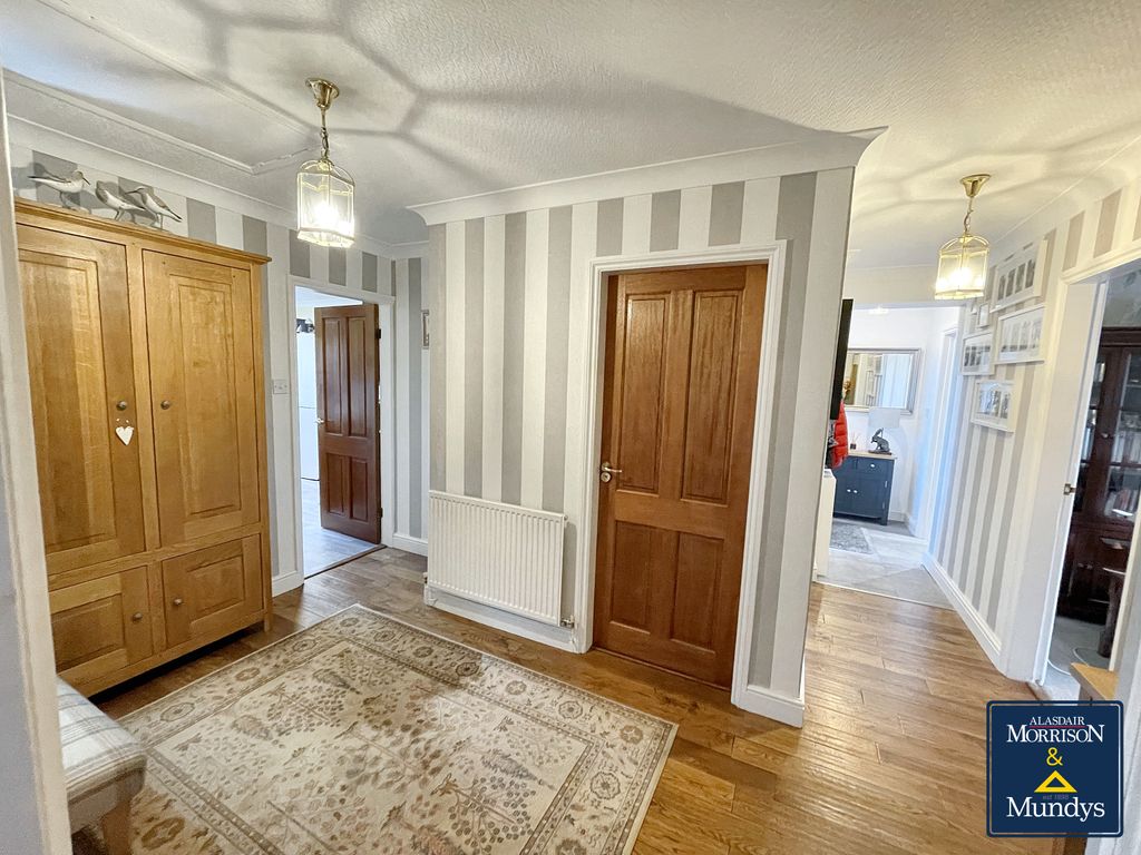 Property photo 3 of 13 Hall
