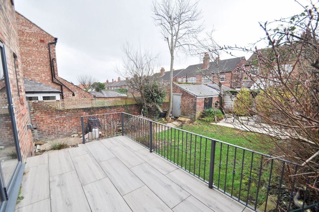 Property photo 3 of 31