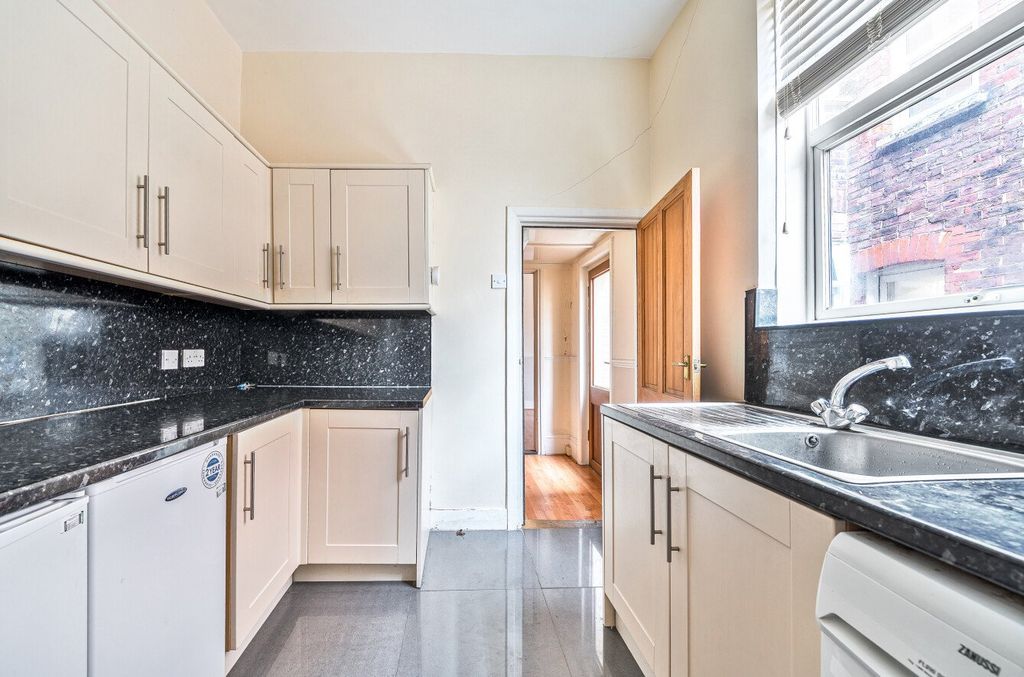 Property photo 2 of 13 Picture No. 20