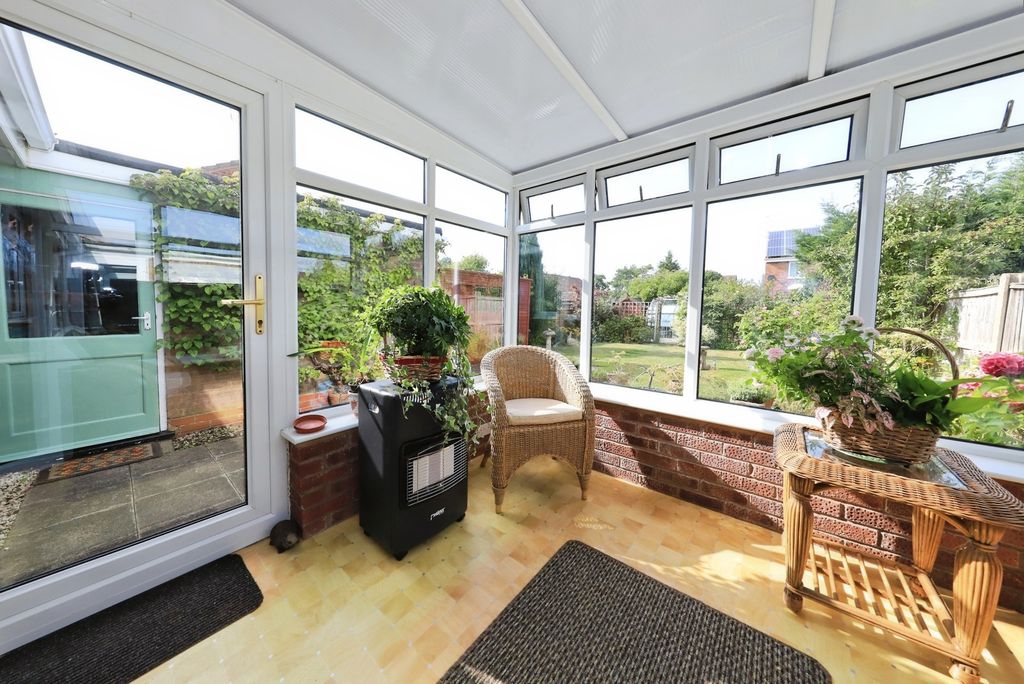 Property photo 3 of 12 Conservatory