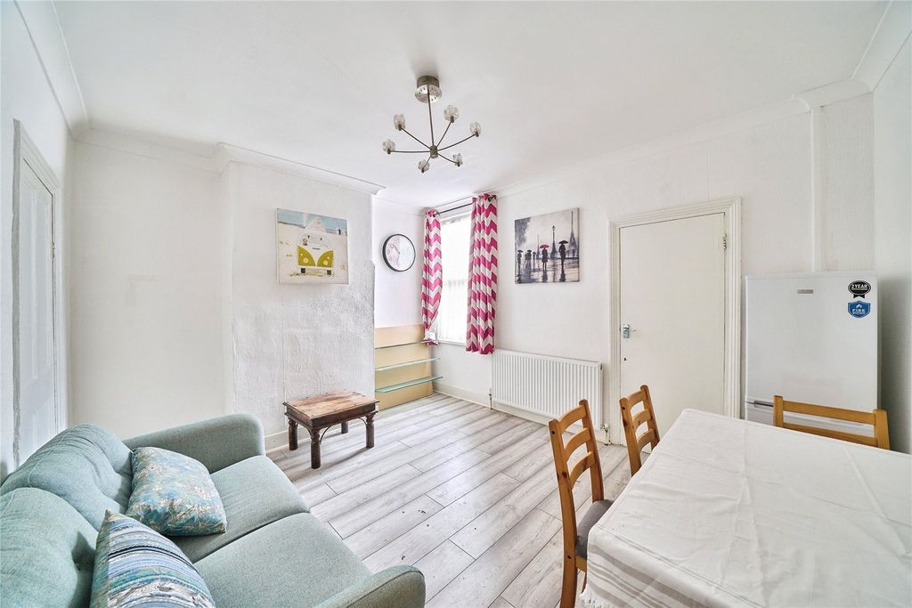 Property photo 2 of 16 Picture No. 10