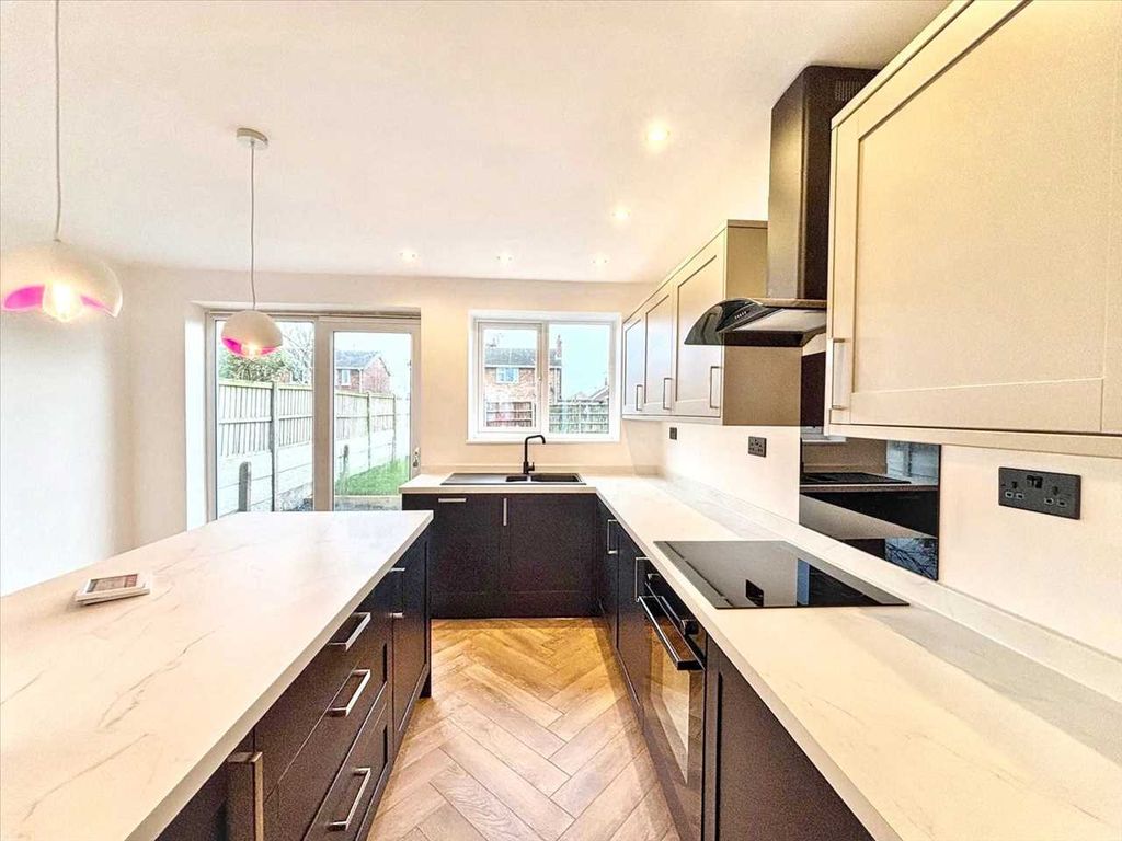 Property photo 3 of 24