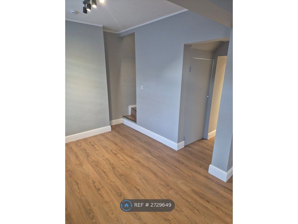 Property photo 3 of 35