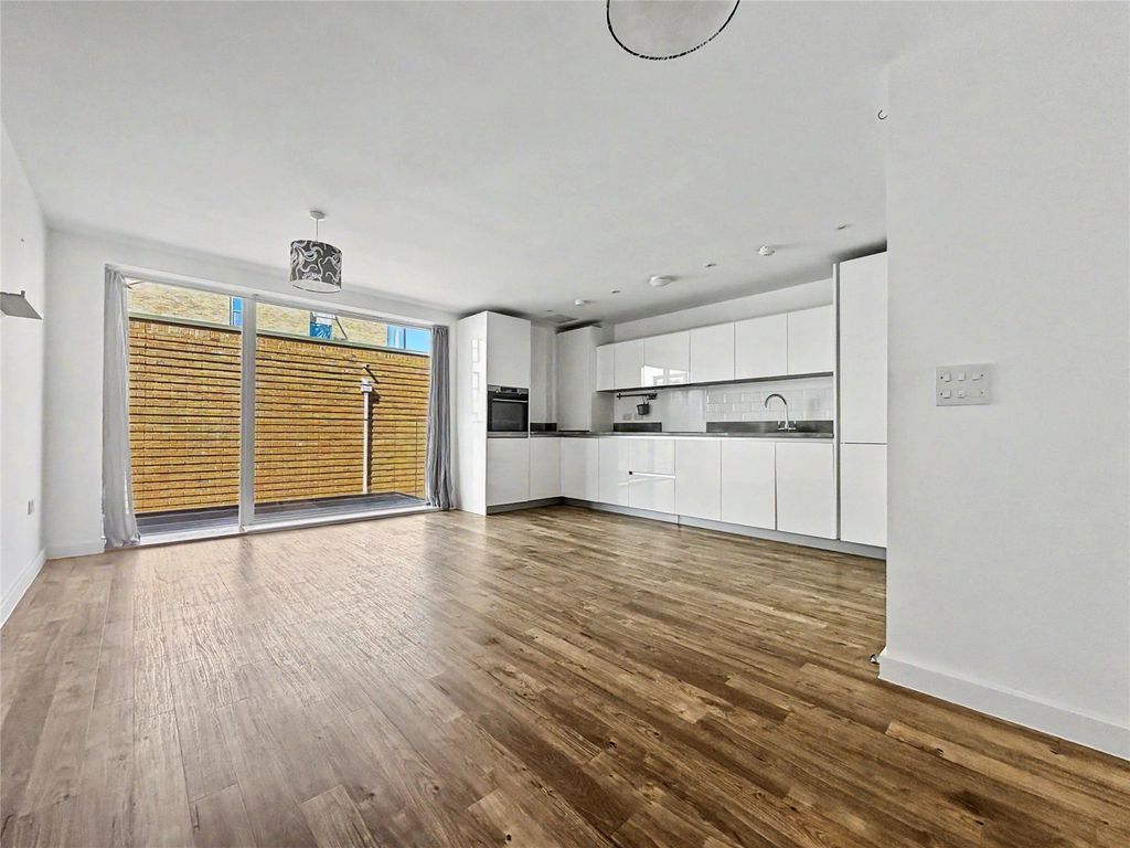 Property photo 2 of 8 Picture No. 05