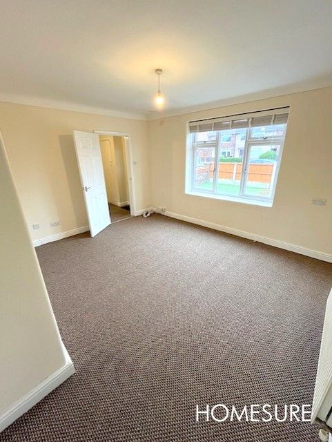 Property photo 3 of 10 Living Room