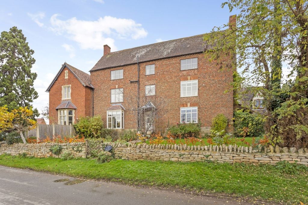 Property photo 1 of 24 Walnut Court 3275...