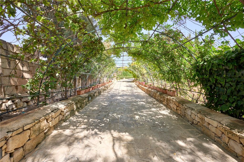 Property photo 1 of 13 Picture No. 01