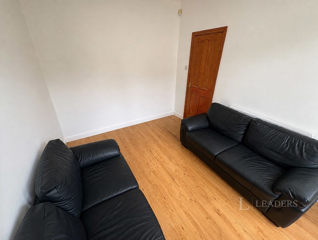 Property photo 3 of 11 Pbox-Img.Jpg