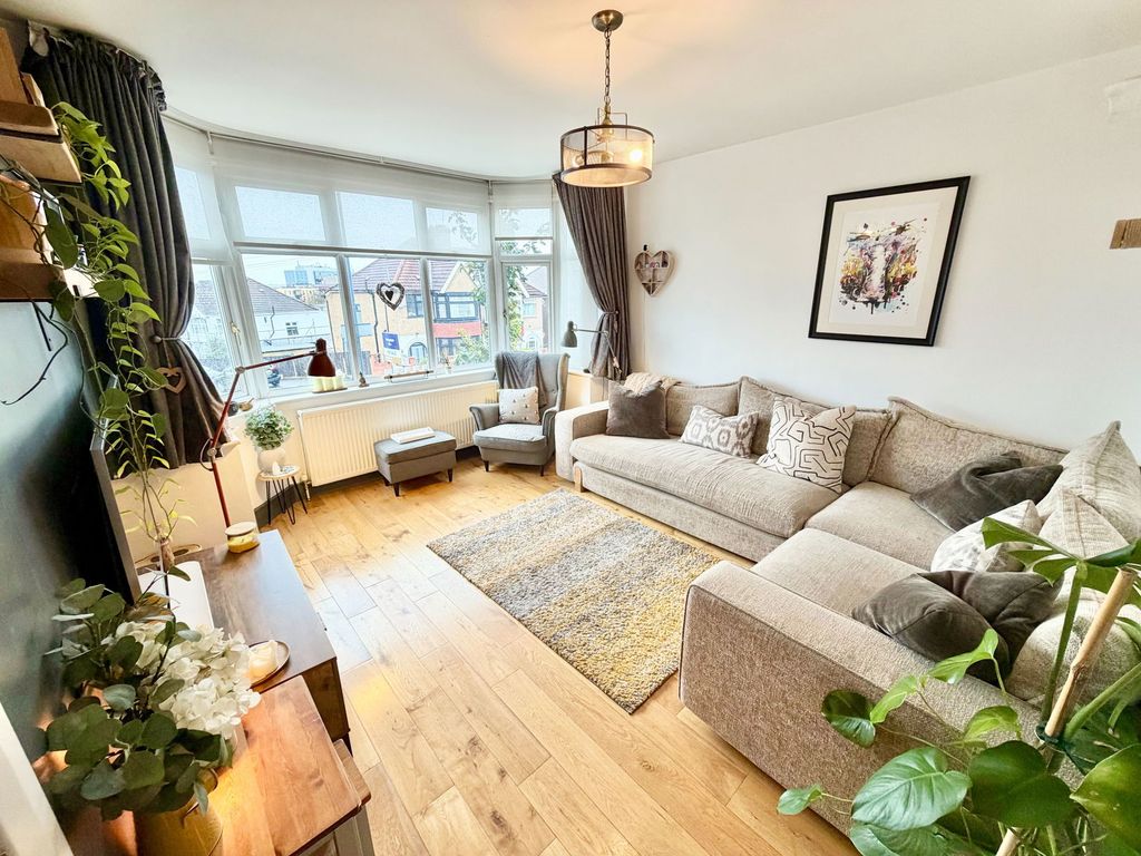 Property photo 2 of 24