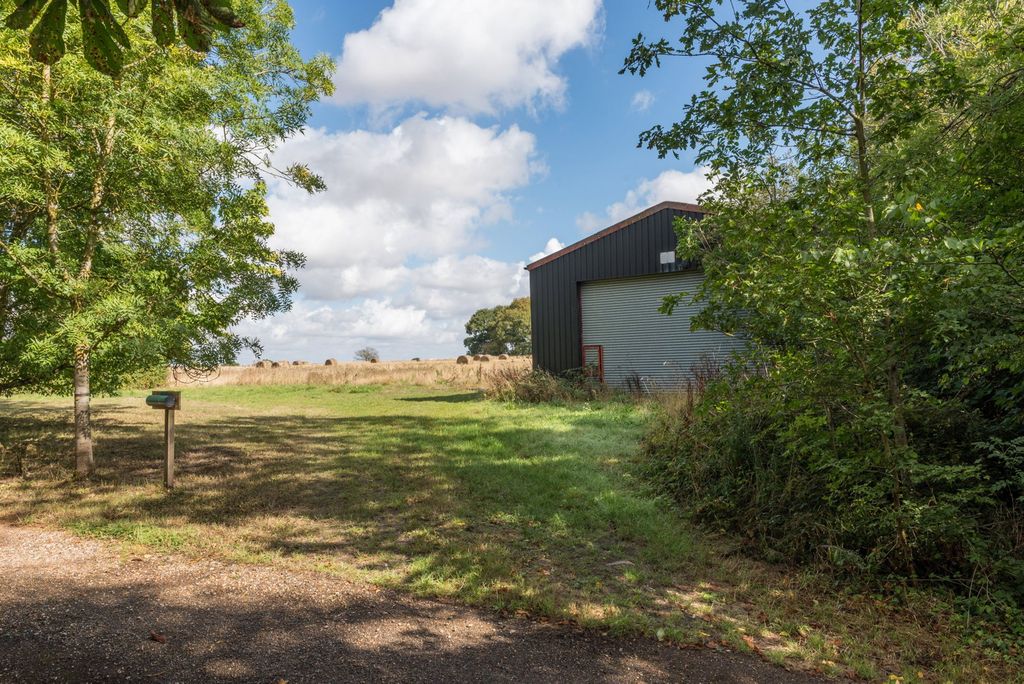 Property photo 3 of 16