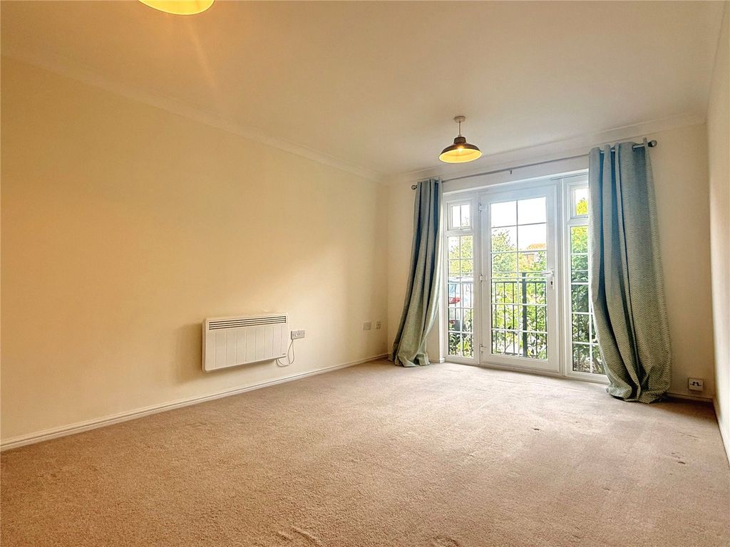 Property photo 2 of 11 Picture No. 30