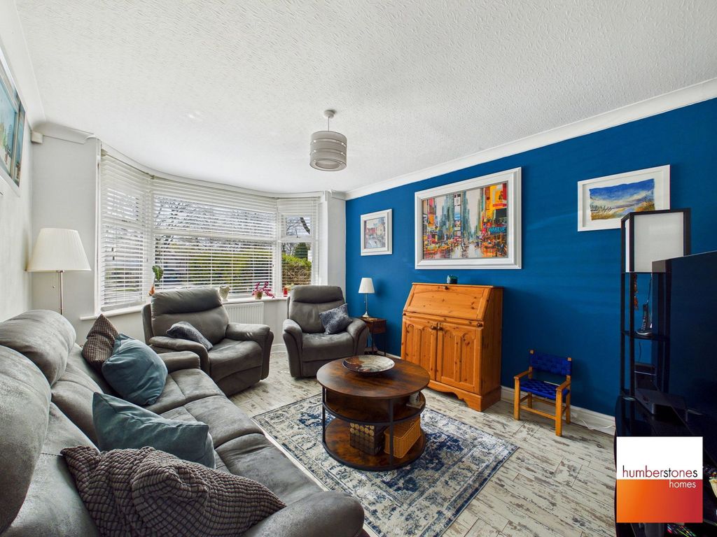 Property photo 2 of 27