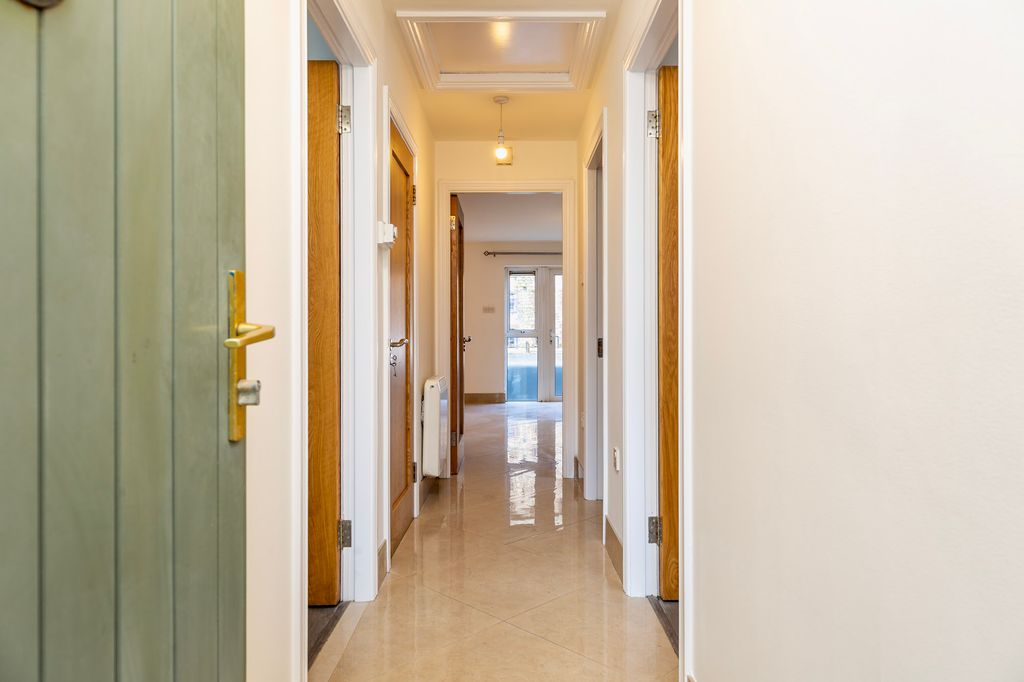 Property photo 2 of 29