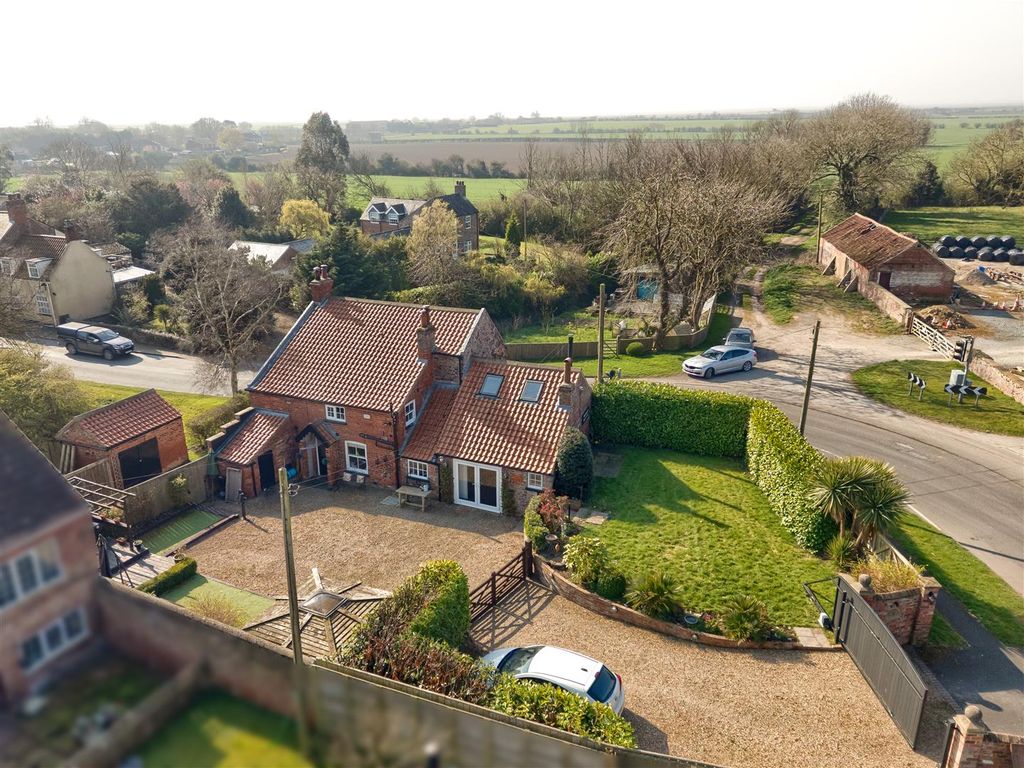 Property photo 1 of 32