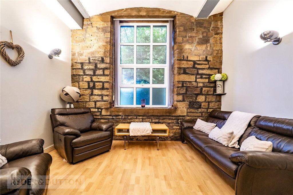 Property photo 3 of 16 Picture No. 05