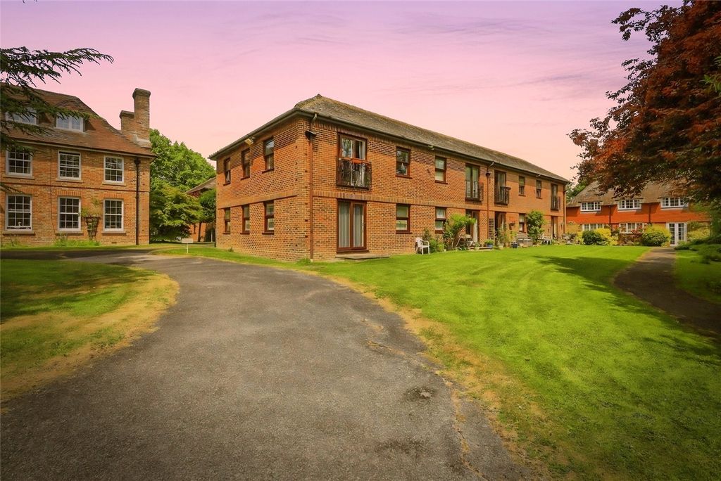 Property photo 1 of 22 Picture No. 28