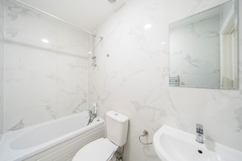 Property photo 3 of 4