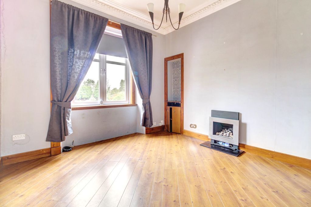 Property photo 2 of 10 Lounge