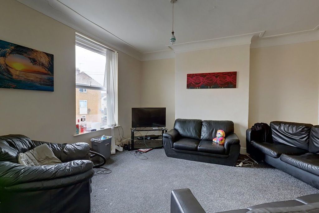 Property photo 3 of 36
