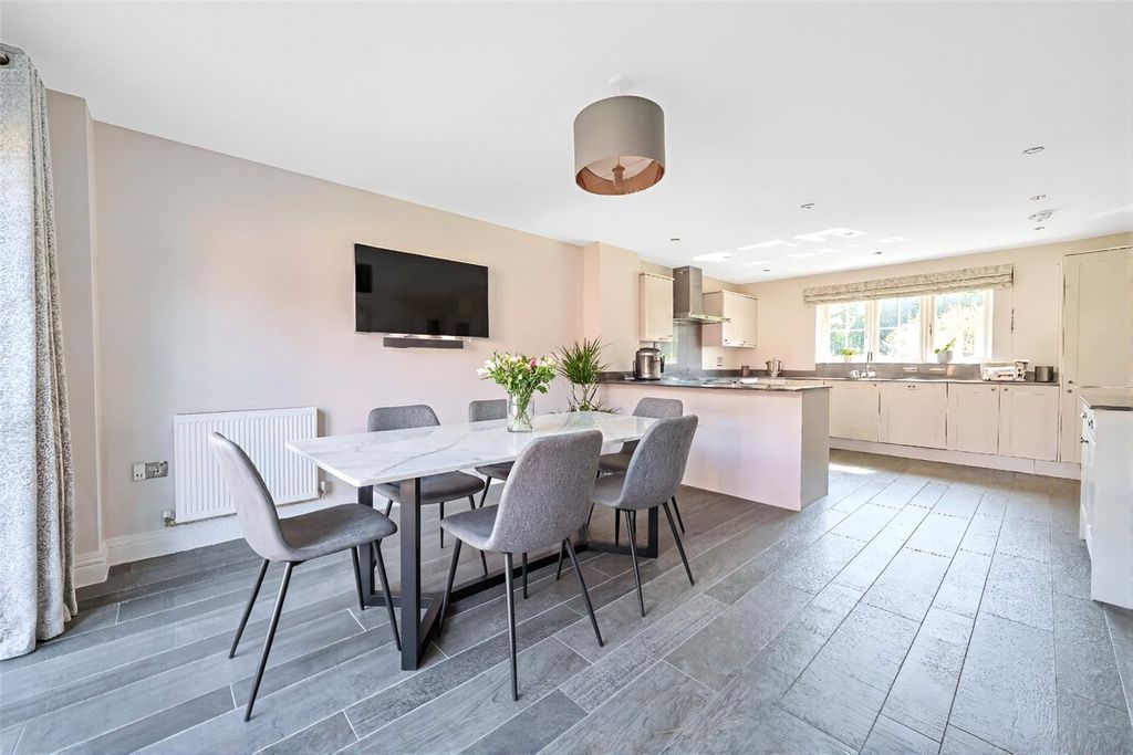 Property photo 2 of 12 Open Plan Dining