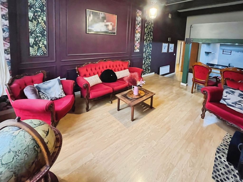 Property photo 2 of 16 Lounge