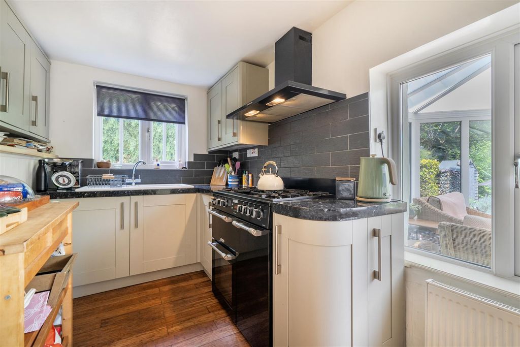 Property photo 2 of 21 Kitchen