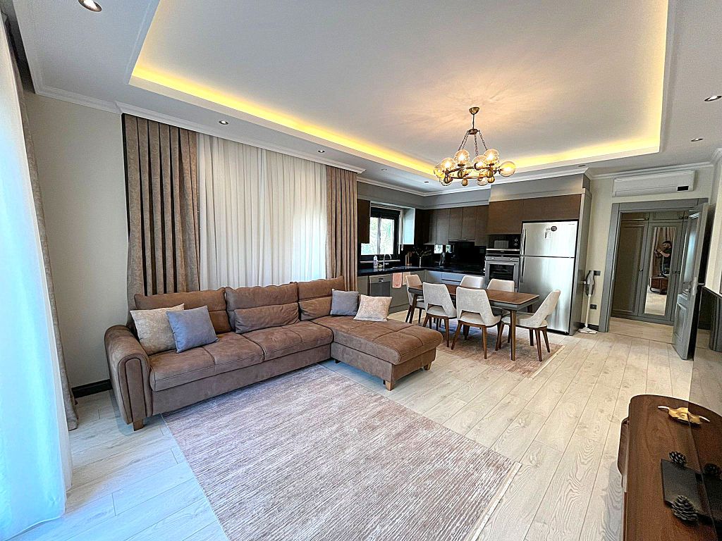 Property photo 3 of 27 Exquisite Fully Furnished Kargicak Apartment For Sale - Gorgeous Fully Furnished Living Space And Kitchen