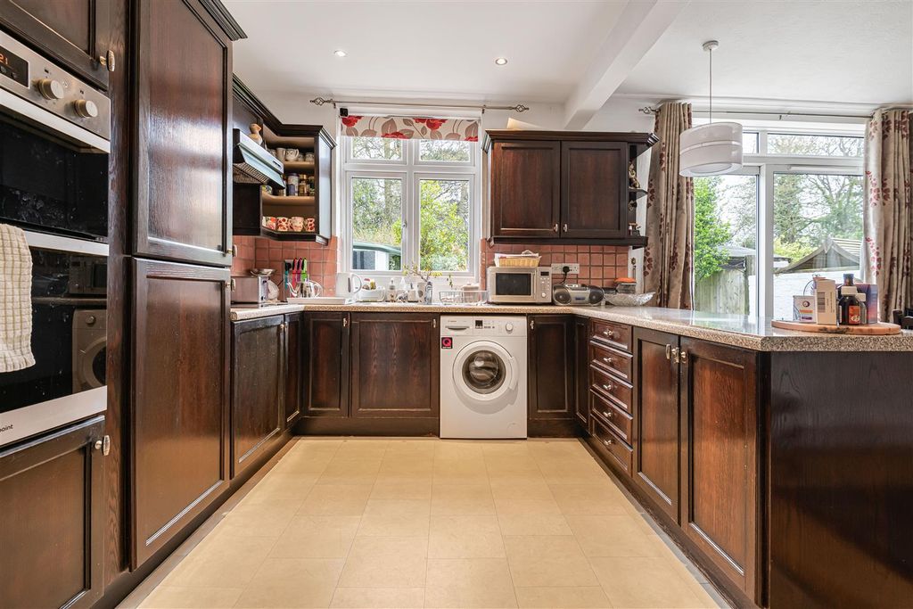 Property photo 3 of 25 16_77715.Jpg