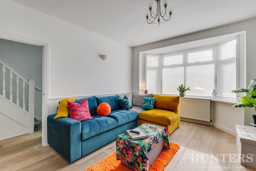 Property photo 2 of 27 47 Brantwood Rd, London N17, UK-2.Jpg