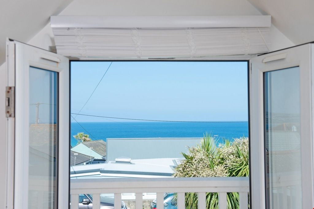 Property photo 3 of 8 A34Fa19E-7677-48Bd-B4B5-496c5133Dd1E